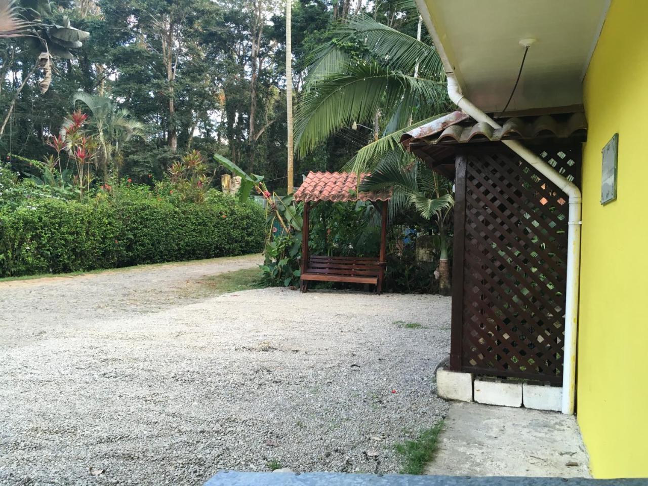 הוסטל Puerto Viejo de Talamanca Las Casitas De Playa Negra מראה חיצוני תמונה