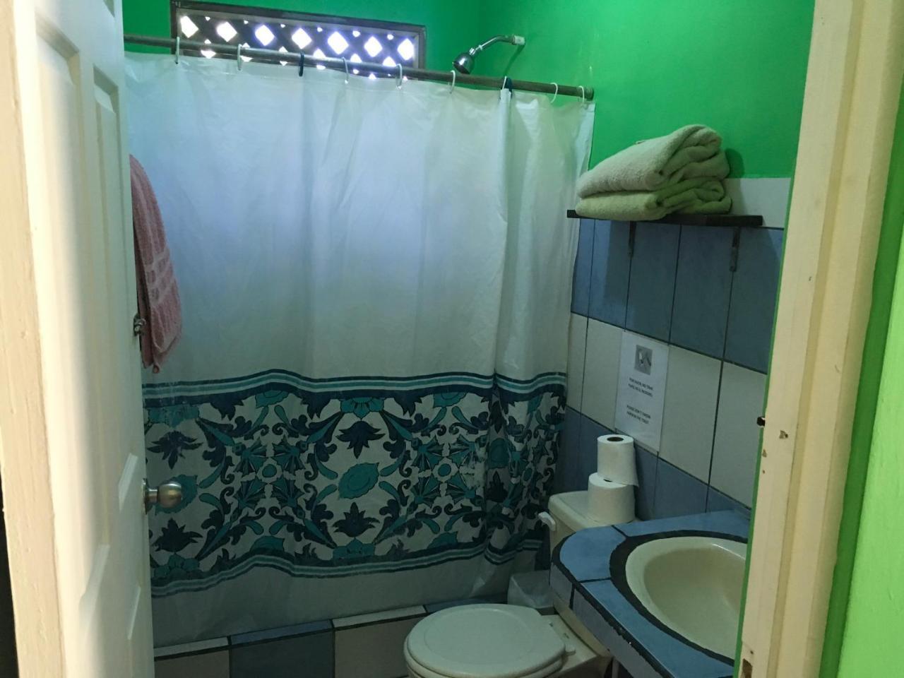 הוסטל Puerto Viejo de Talamanca Las Casitas De Playa Negra מראה חיצוני תמונה