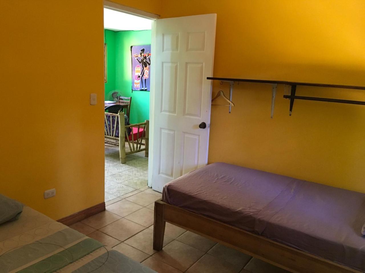 הוסטל Puerto Viejo de Talamanca Las Casitas De Playa Negra מראה חיצוני תמונה