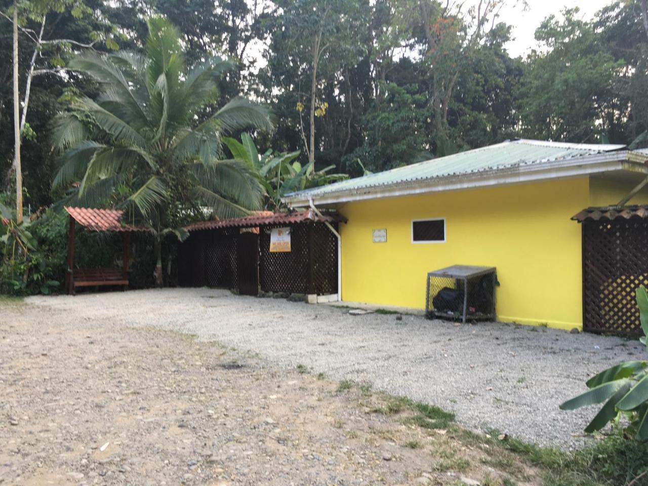 הוסטל Puerto Viejo de Talamanca Las Casitas De Playa Negra מראה חיצוני תמונה