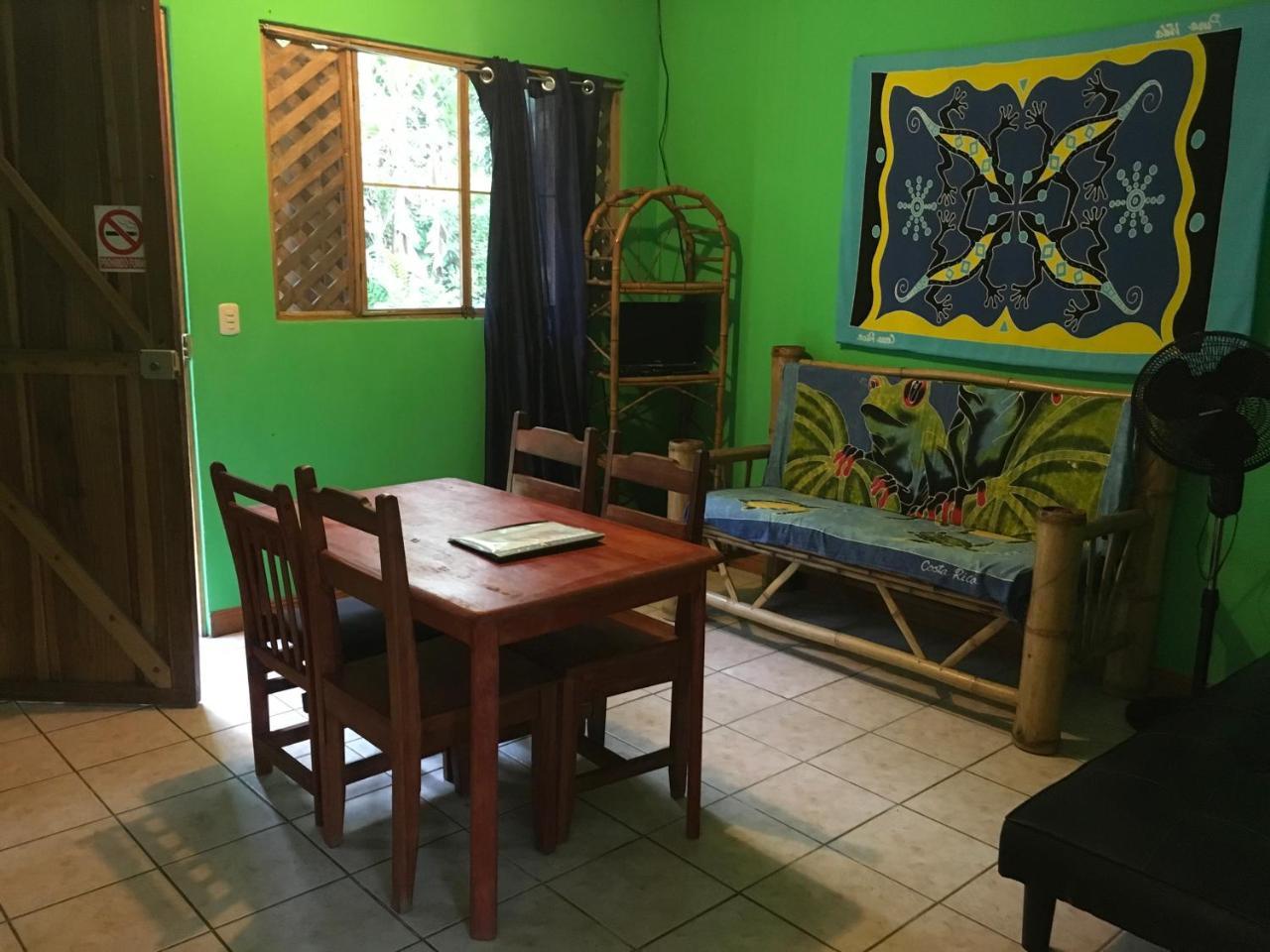 הוסטל Puerto Viejo de Talamanca Las Casitas De Playa Negra מראה חיצוני תמונה